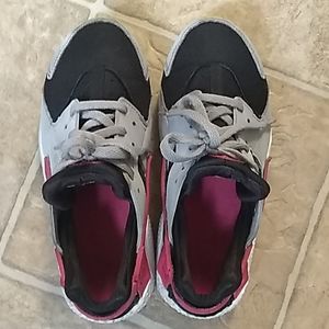 Unisex Nike Huarache shoes